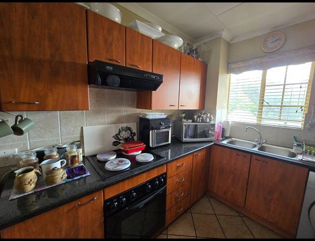 2 BEDROOM TOWNHOUSE FOR SALE IN ELANDSPARK